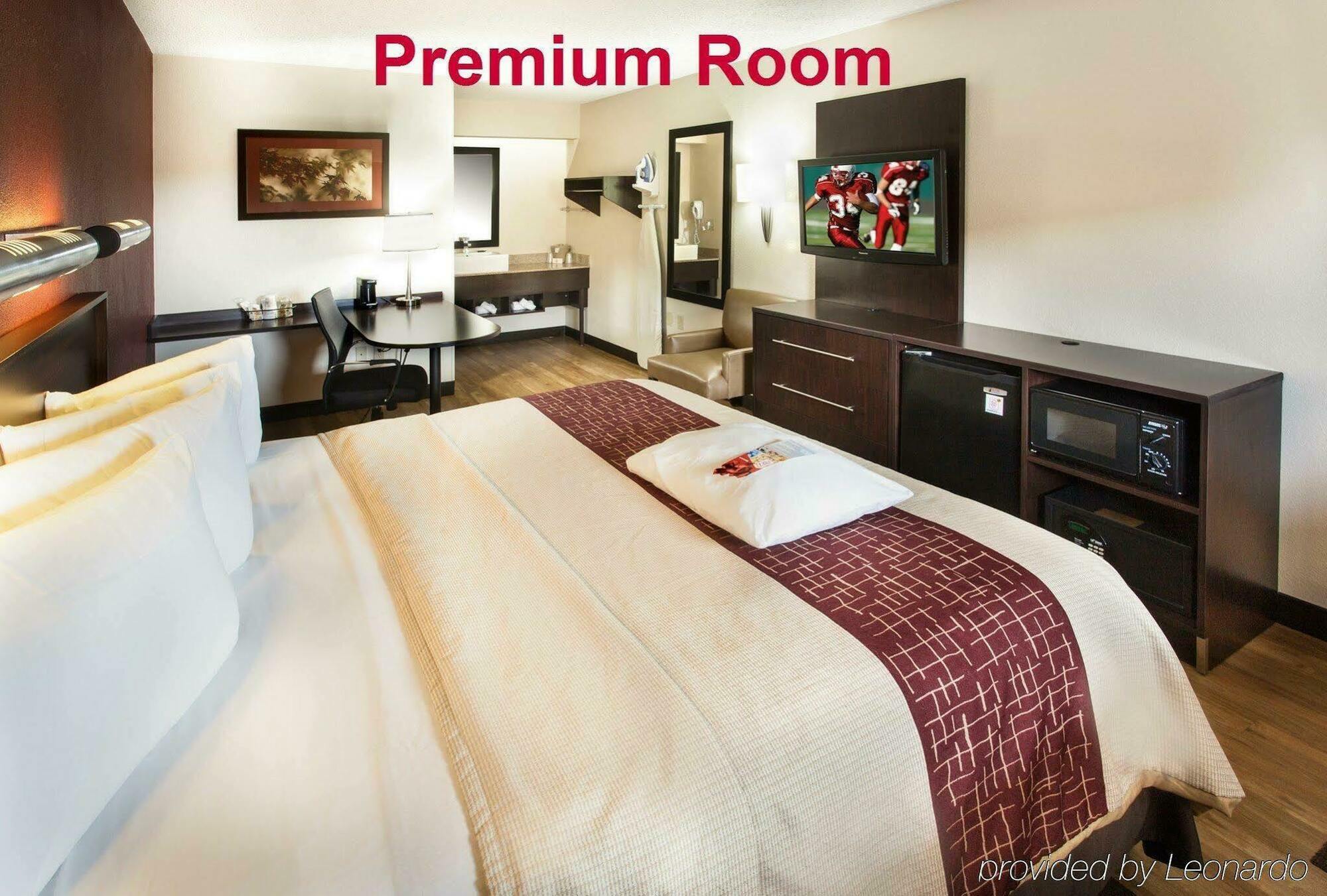 Red Roof Inn Plus+ Boston - Woburn/ Burlington Buitenkant foto